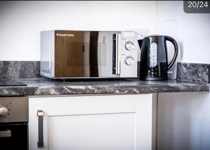 Amhc City Bradford City Centre One & Two Bedroom Apartments, 24 Hours Express Self Check In, Long Contractors Welcome, Paid Parking Available Nearby