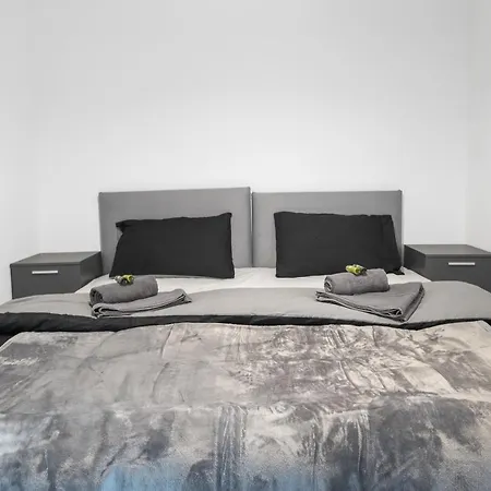Bradford City Centre Apartments: Extended With Self Check-in Apartment
