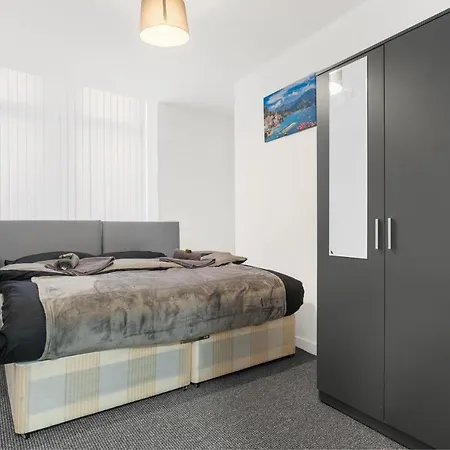 Amhc City Bradford City Centre One & Two Bedroom Apartments, 24 Hours Express Self Check In, Long Contractors Welcome, Paid Parking Available Nearby 布雷得佛