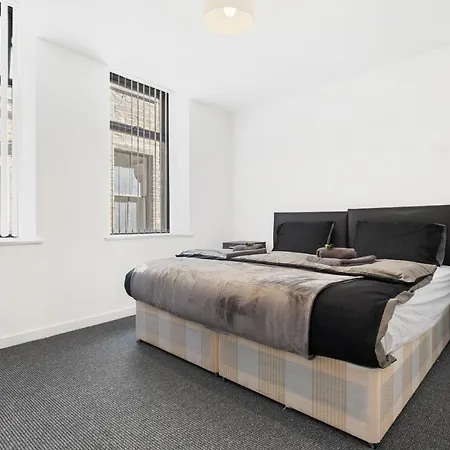 Amhc City Bradford City Centre One & Two Bedroom Apartments, 24 Hours Express Self Check In, Long Contractors Welcome, Paid Parking Available Nearby Διαμέρισμα