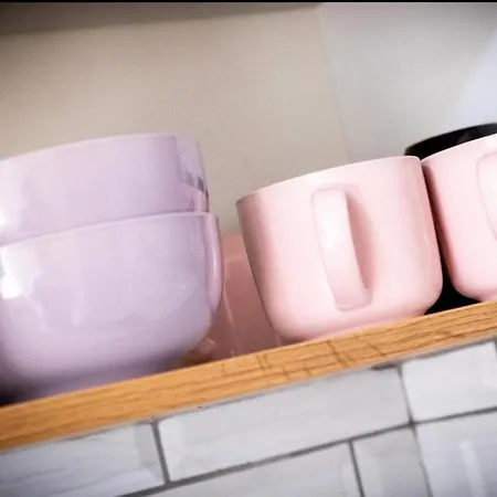 Amhc City Bradford City Centre One & Two Bedroom Apartments, 24 Hours Express Self Check In, Long Contractors Welcome, Paid Parking Available Nearby Διαμέρισμα