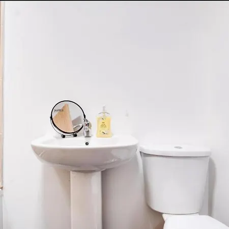 Διαμέρισμα Amhc City Bradford City Centre One & Two Bedroom Apartments, 24 Hours Express Self Check In, Long Contractors Welcome, Paid Parking Available Nearby