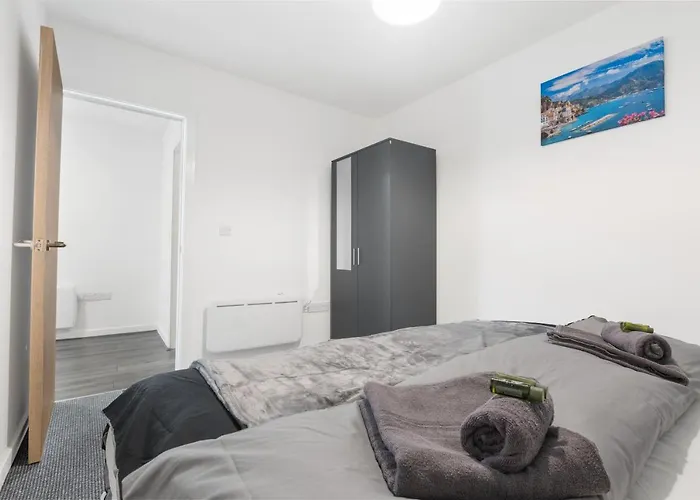 Апартаменты Amhc City Bradford City Centre One & Two Bedroom Apartments, 24 Hours Express Self Check In, Long Contractors Welcome, Paid Parking Available Nearby *