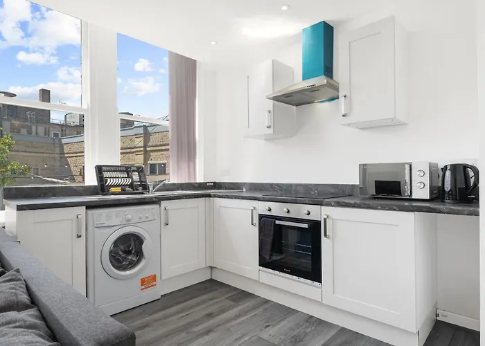 Amhc City Bradford City Centre One & Two Bedroom Apartments, 24 Hours Express Self Check In, Long Contractors Welcome, Paid Parking Available Nearby