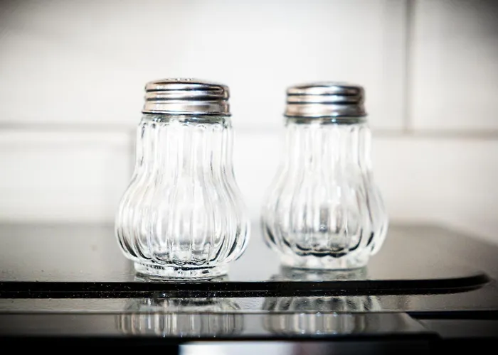 Amhc City Bradford City Centre One & Two Bedroom Apartments, 24 Hours Express Self Check In, Long Contractors Welcome, Paid Parking Available Nearby * Брадфорд