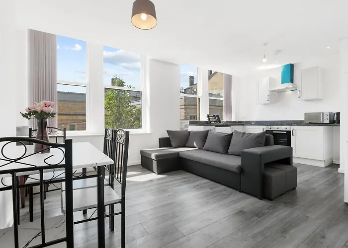 Amhc City Bradford City Centre One & Two Bedroom Apartments, 24 Hours Express Self Check In, Long Contractors Welcome, Paid Parking Available Nearby Апартаменты *