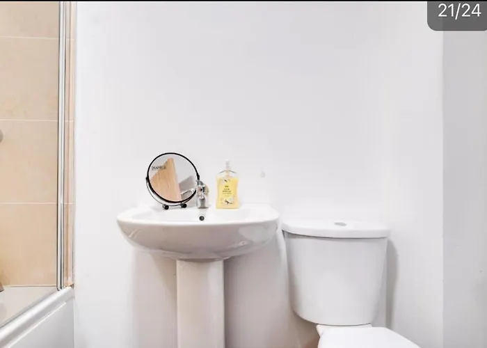 Апартаменты Amhc City Bradford City Centre One & Two Bedroom Apartments, 24 Hours Express Self Check In, Long Contractors Welcome, Paid Parking Available Nearby