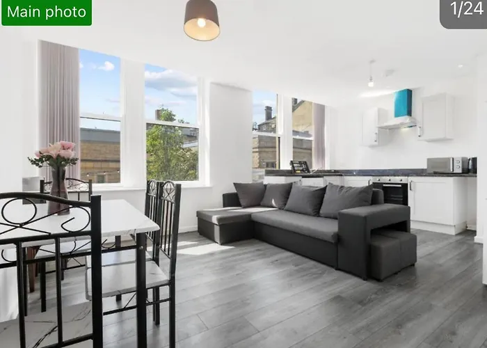 Amhc City Bradford City Centre One & Two Bedroom Apartments, 24 Hours Express Self Check In, Long Contractors Welcome, Paid Parking Available Nearby