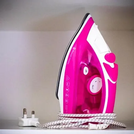 Amhc City Bradford City Centre One & Two Bedroom Apartments, 24 Hours Express Self Check In, Long Contractors Welcome, Paid Parking Available Nearby